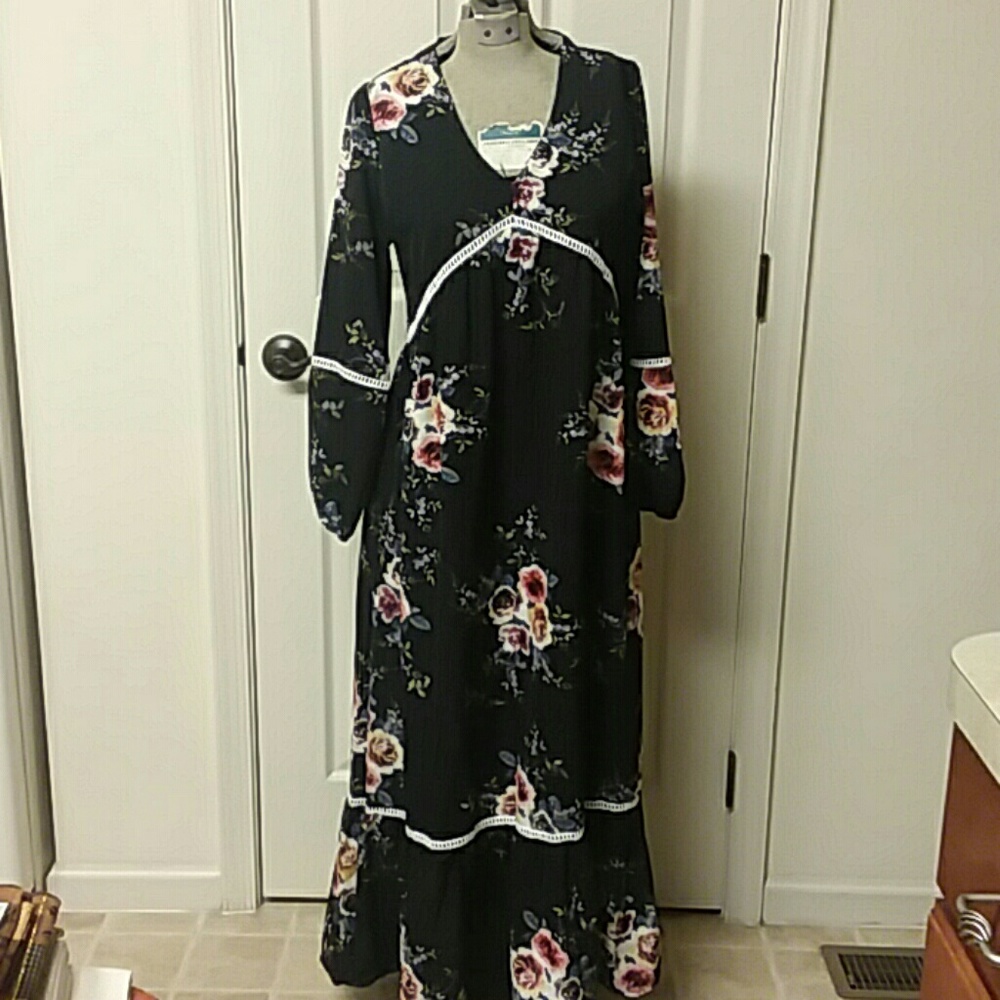 Boho Maxi Dress never worn brown with flower desig